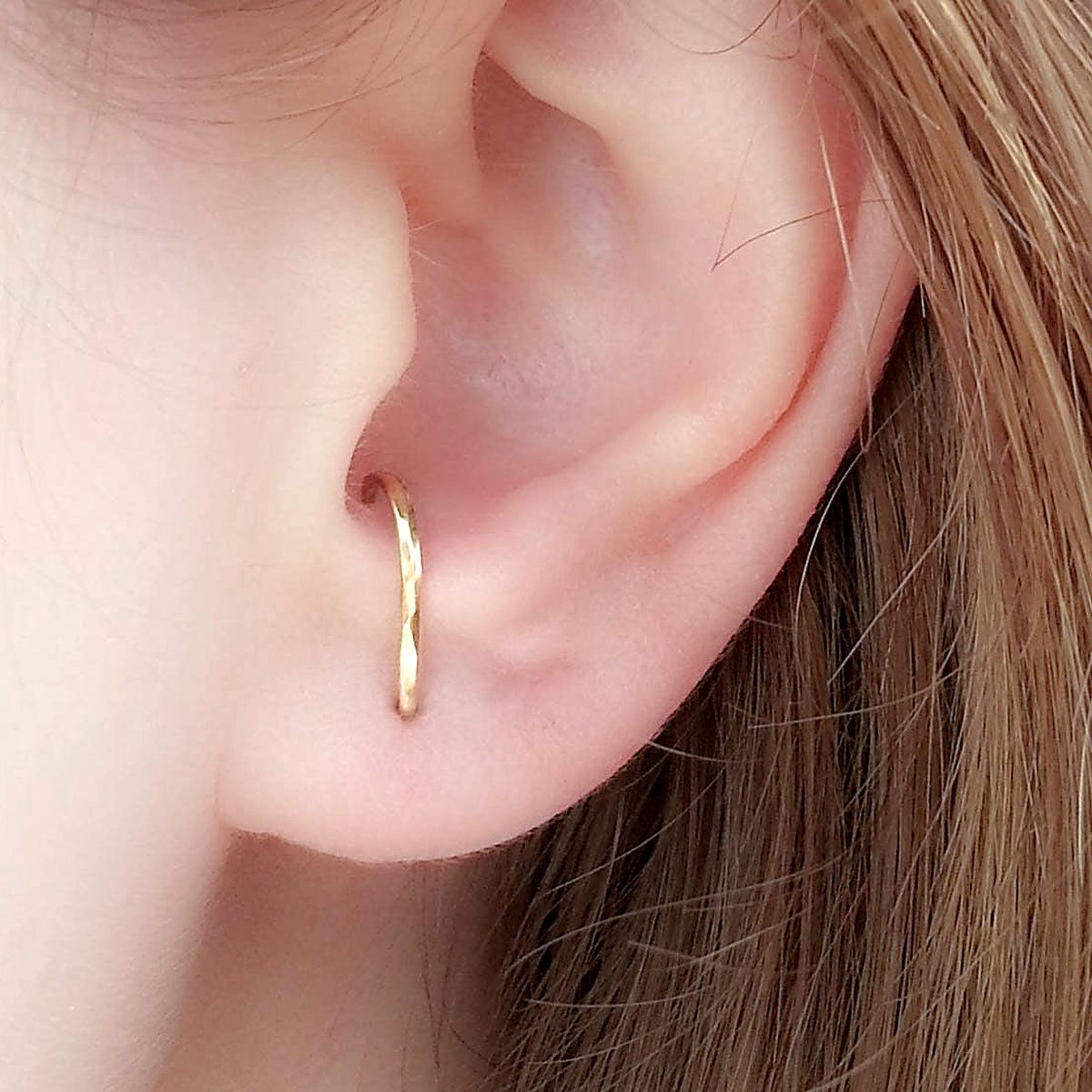 Hammered suspender stud earrings in 14k gold filled, photo 2