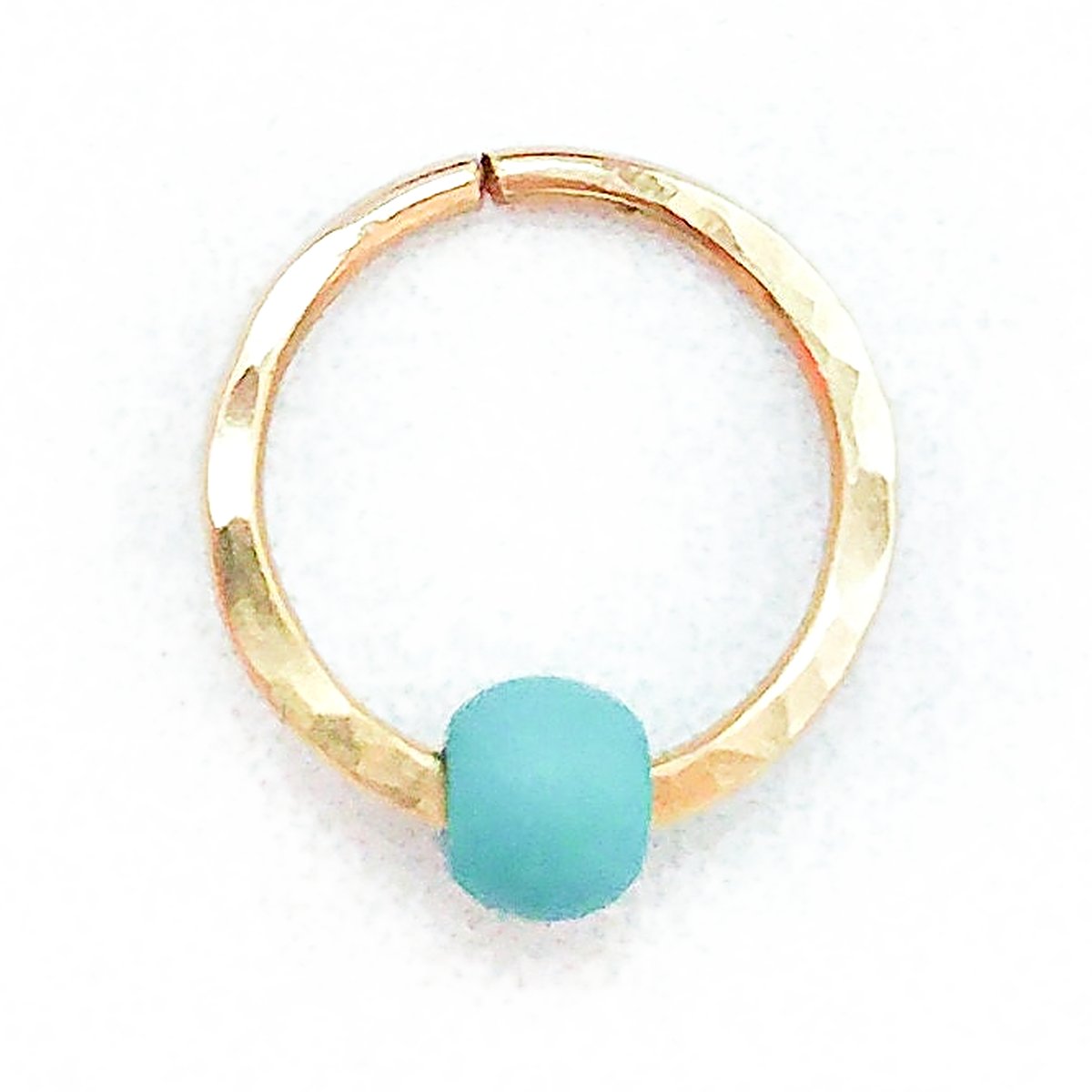 Hammered nose ring with turquoise bead in 14k gold filled, photo 3