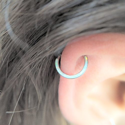 Opal clicker hoop in surgical steel with white opal inlay, 8 mm