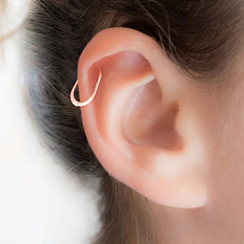 Oval hammered helix hoop earring in 14k rose gold filled